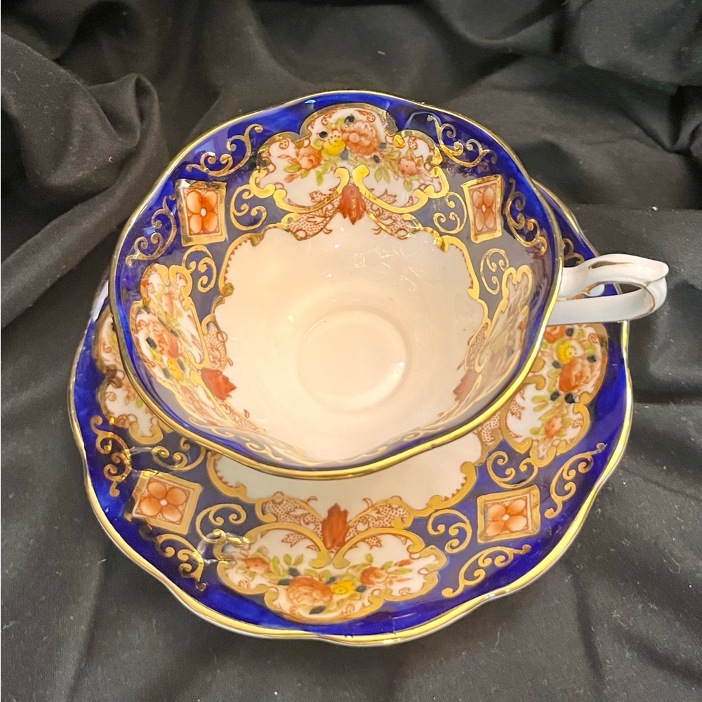 Royal Albert Heirloom Teacup Saucer Set Bone China England Imari Cobalt Gold VTG - Picture 8 of 17